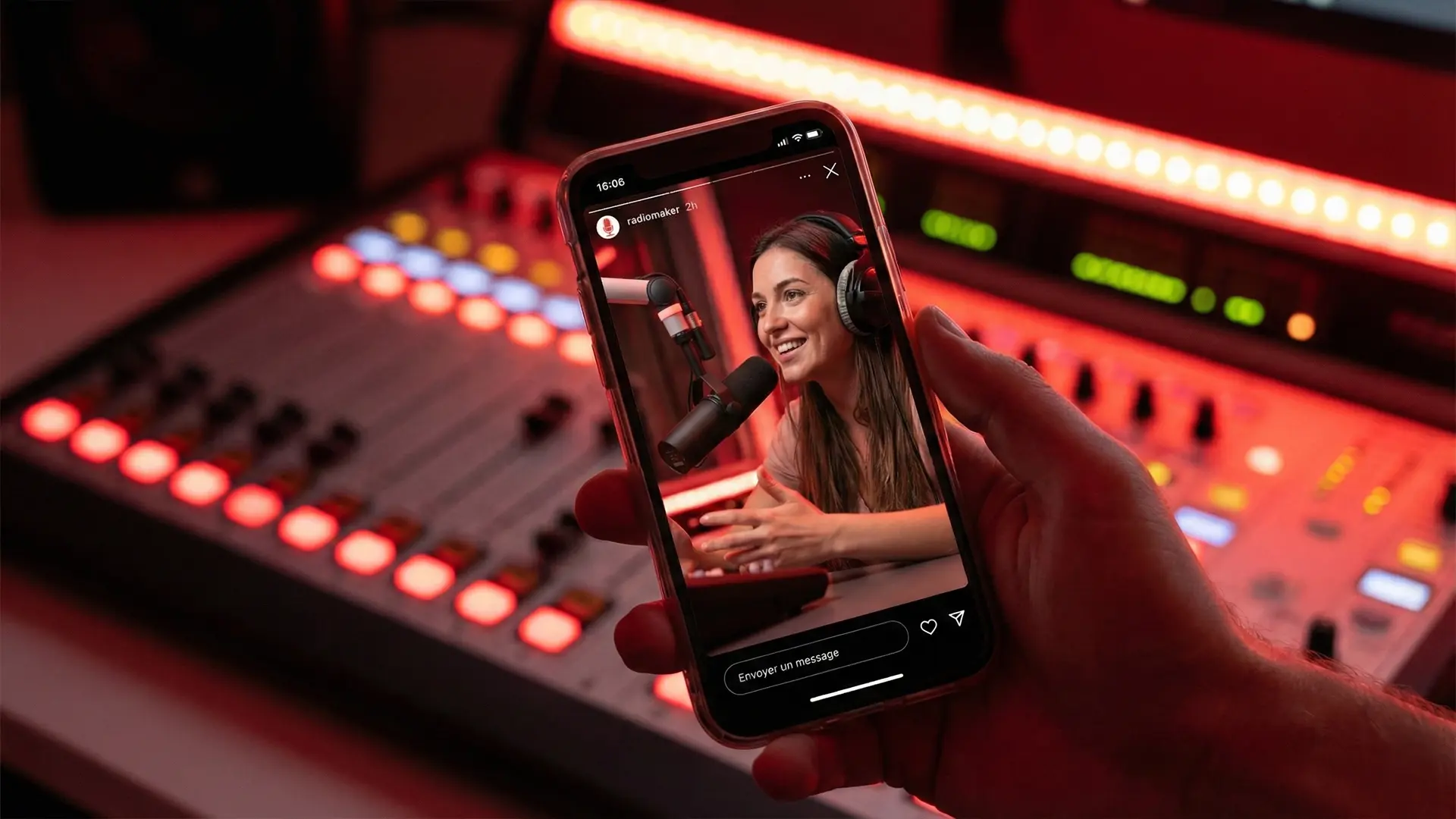 Création de visuels pour la radio